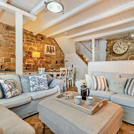 3 Bed In Robin Hoods Bay Oc-g0087 * Robin Hood's Bay