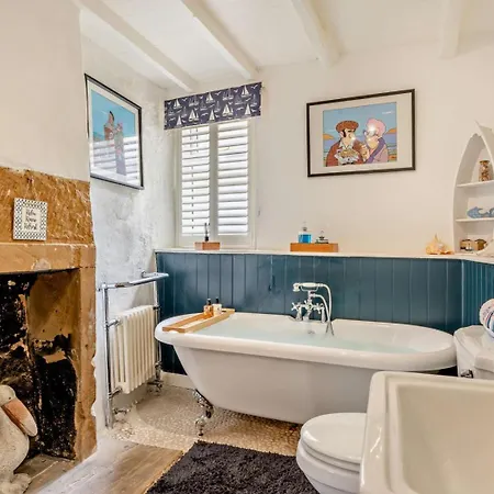 3 Bed In Robin Hoods Bay Oc-g0087 * Robin Hood's Bay