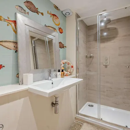 3 Bed In Robin Hoods Bay Oc-g0087 * Robin Hood's Bay